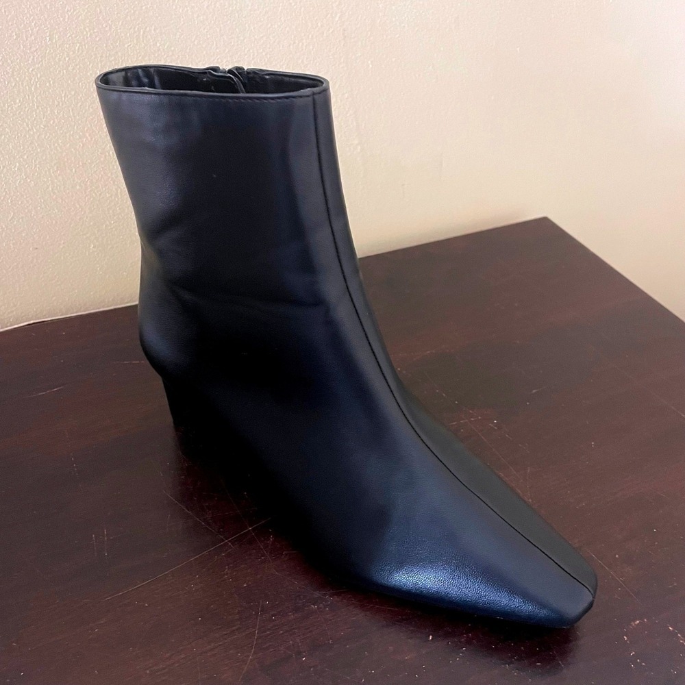 Banana Republic Womens Black Square Toe Kitten Heel Ankle Boots 788910 Size 7.5‎ - Picture 2 of 8